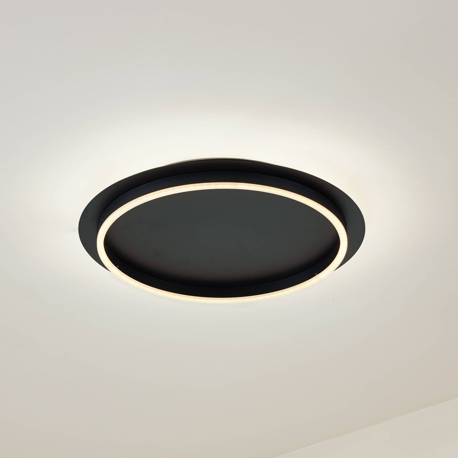 Lindby LED stropné svietidlo Kunis, čierna/biela, akryl, Ø 46 cm