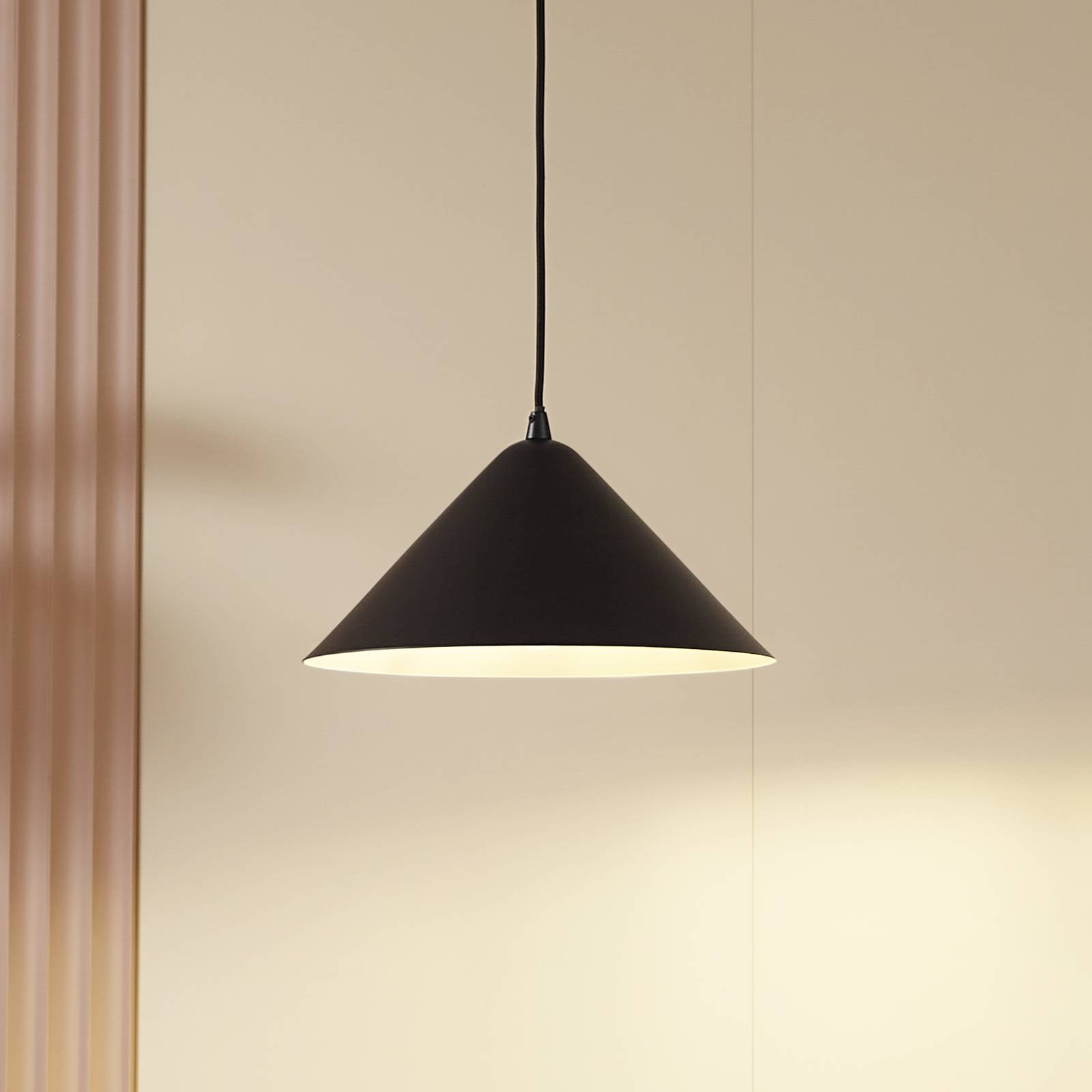 Závesné svietidlo Lindby Clarine, čierna/biela, Ø 32 cm, kov