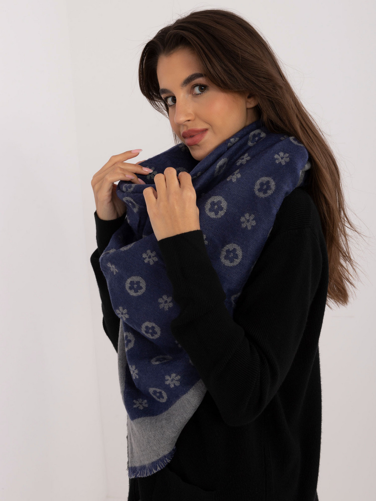 Šatka AT SZ 1701.61 tmavomodrá jedna velikost